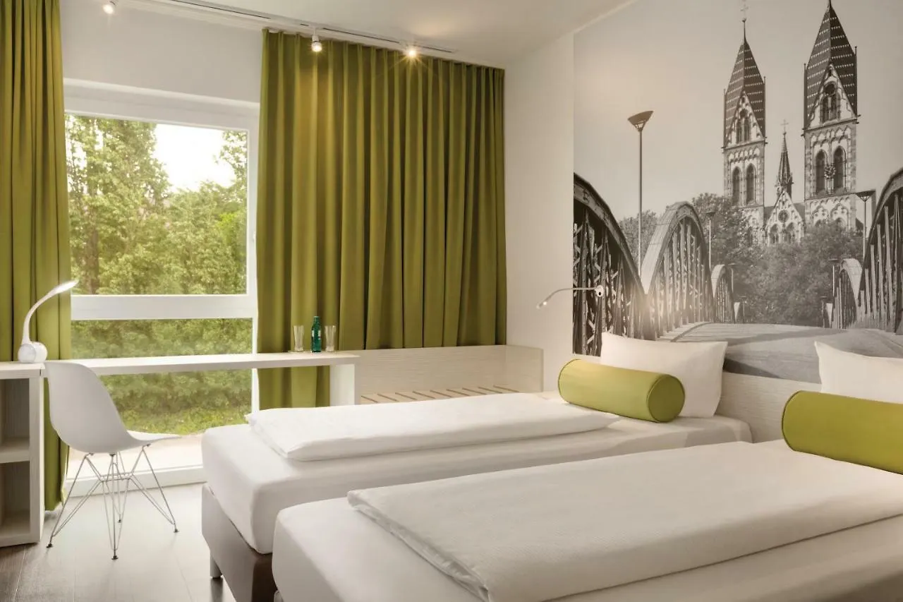 Super 8 By Wyndham Hamburg Mitte Hotel