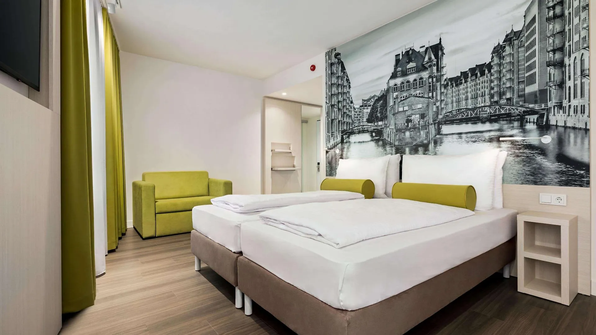 Super 8 By Wyndham Hamburg Mitte Hotel