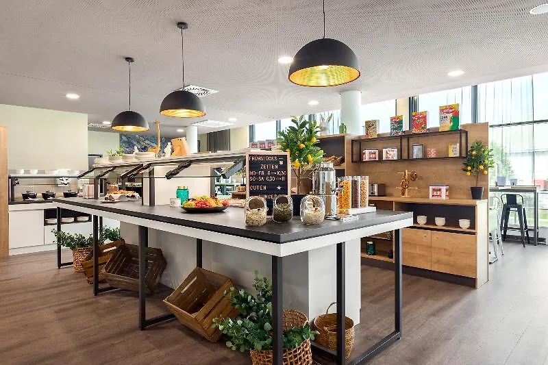 Super 8 By Wyndham Hamburg Mitte Hotel
