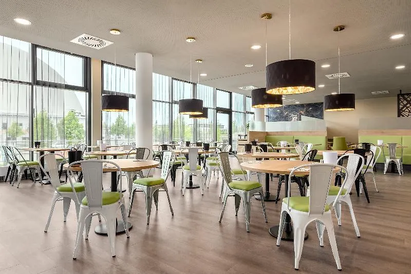 Super 8 By Wyndham Hamburg Mitte Hotel Germany